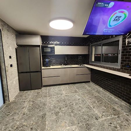 מבנים בים 75 Suites At Sea Haïfa Extérieur photo