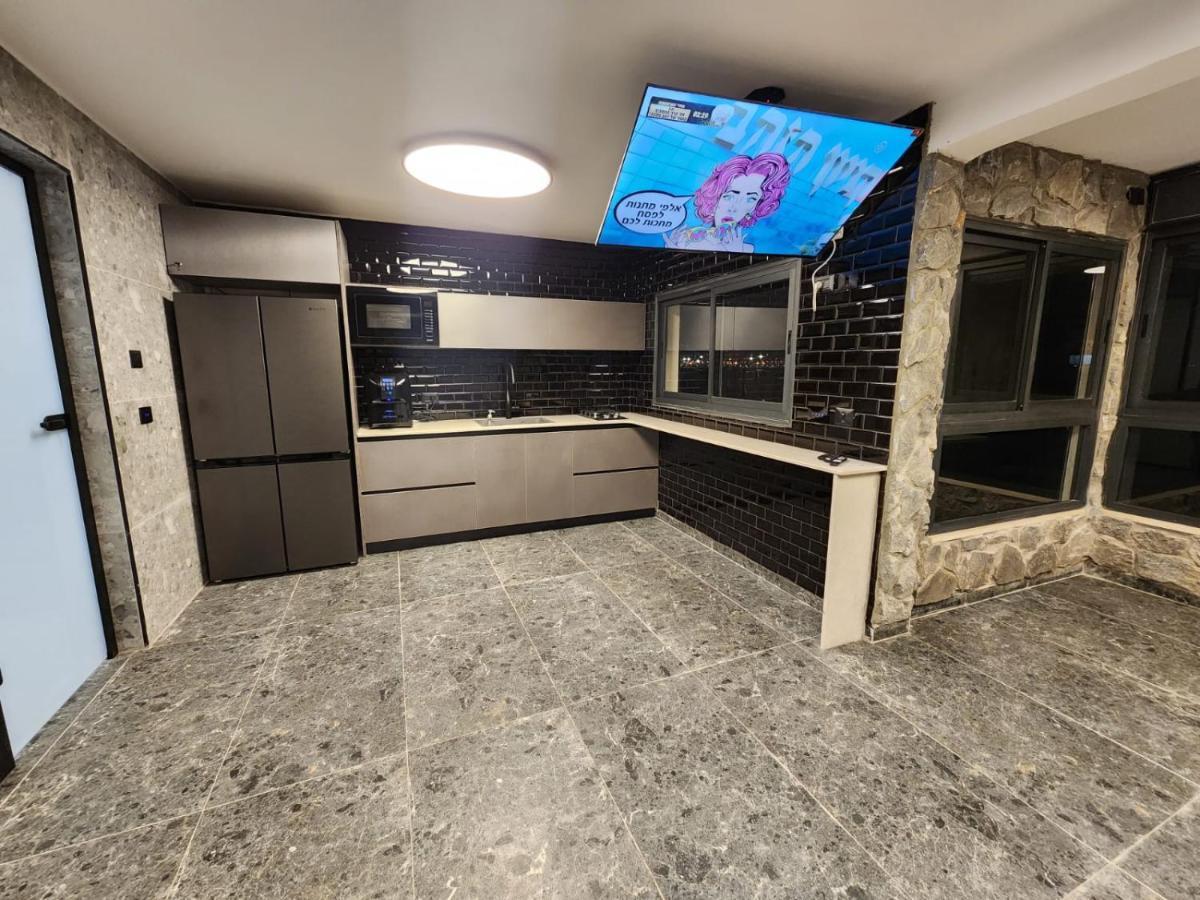 מבנים בים 75 Suites At Sea Haïfa Extérieur photo